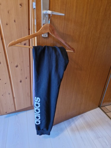 Schwarze adidas jogginghose - schwarze,